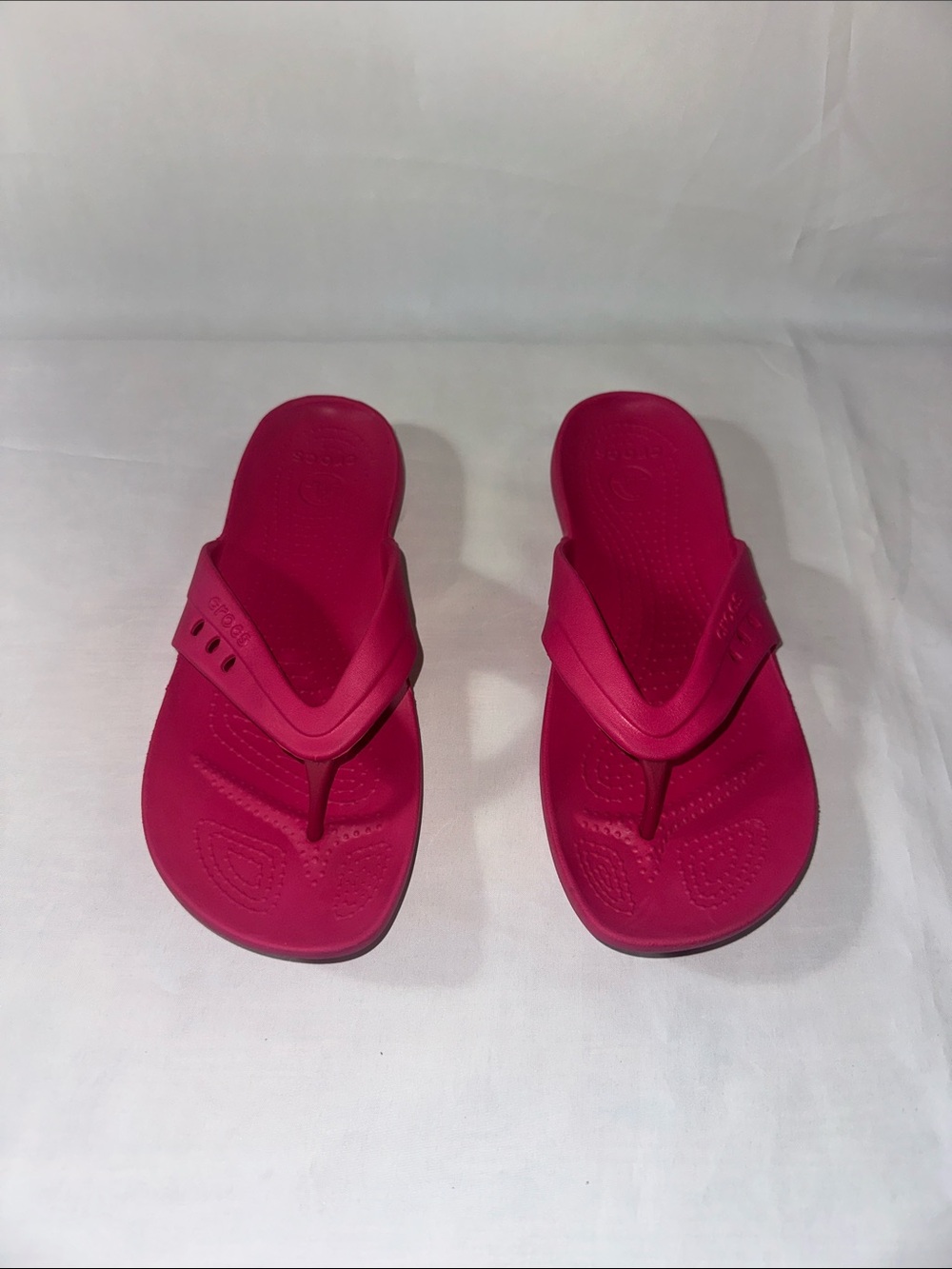 Crocs Flip Flops Pink Crush M8/W10 Lightweight Comfort Sandals
